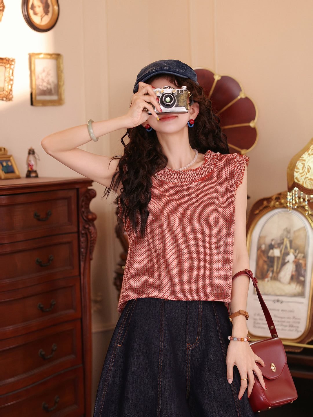 【Amber Glow】Chanel-Style Sleeveless Knit Round-Neck Vest, Women&